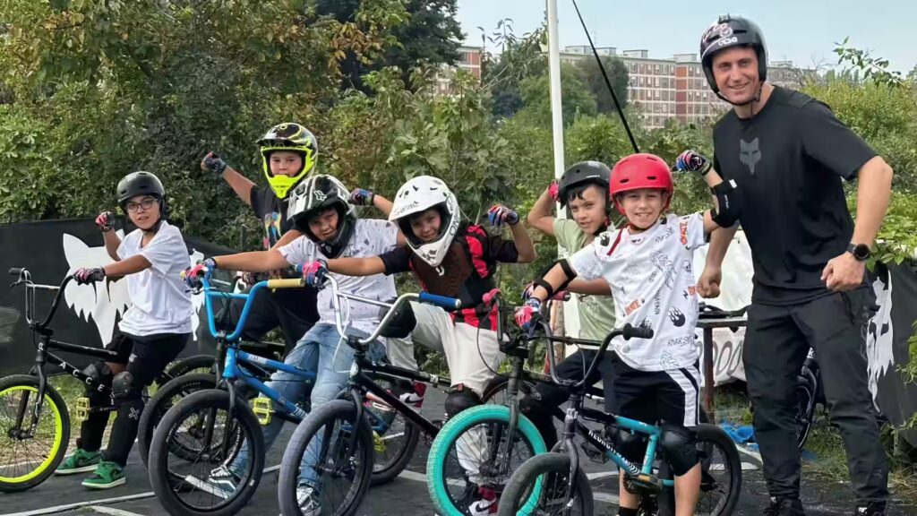 Bimbi BMX felici al TK Dirt e co con Riccardo Mantovani BMX coach